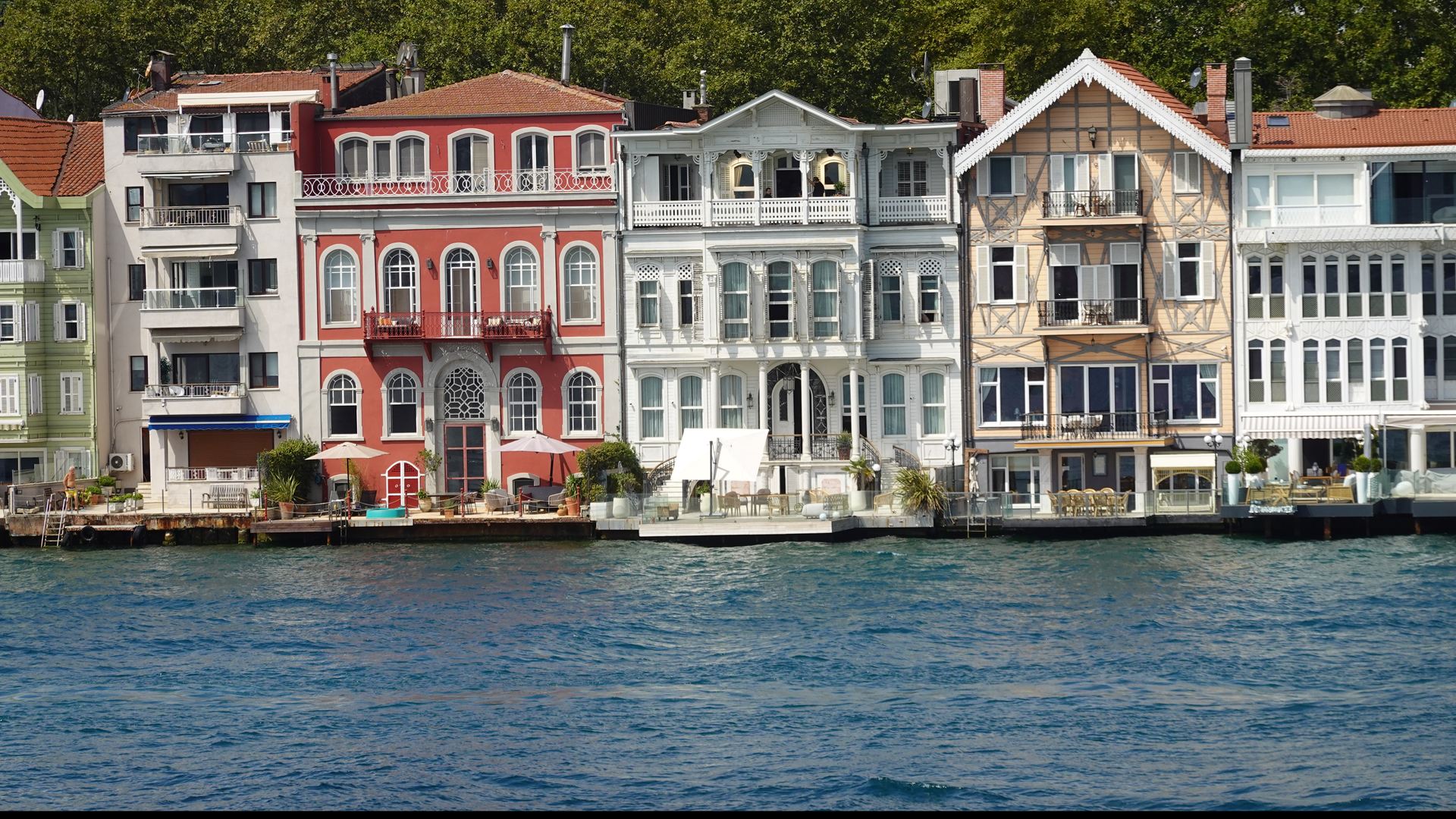 Waterfront mansions on the Bosphorus in Sarıyer