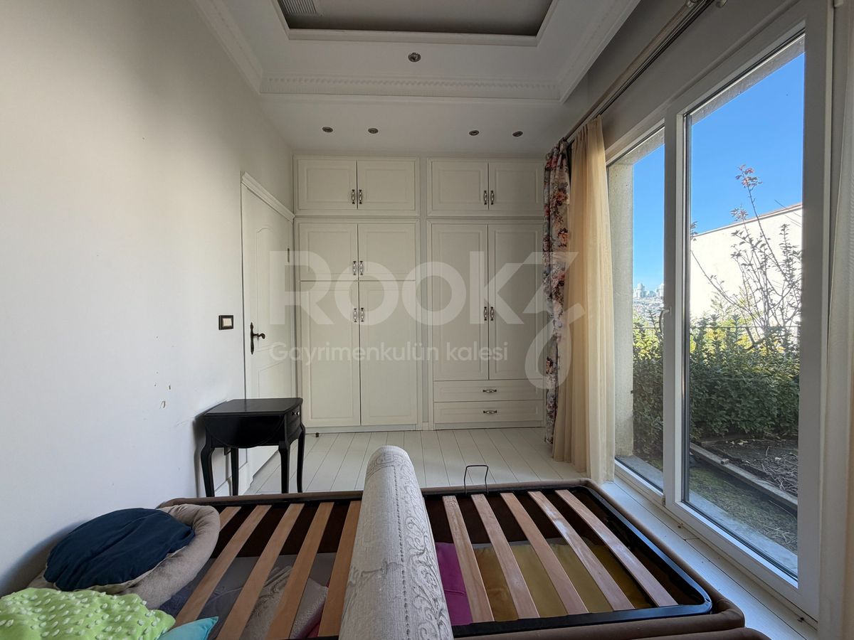 Bahçeşehir Konakları 5+1 Villa with Garden 5