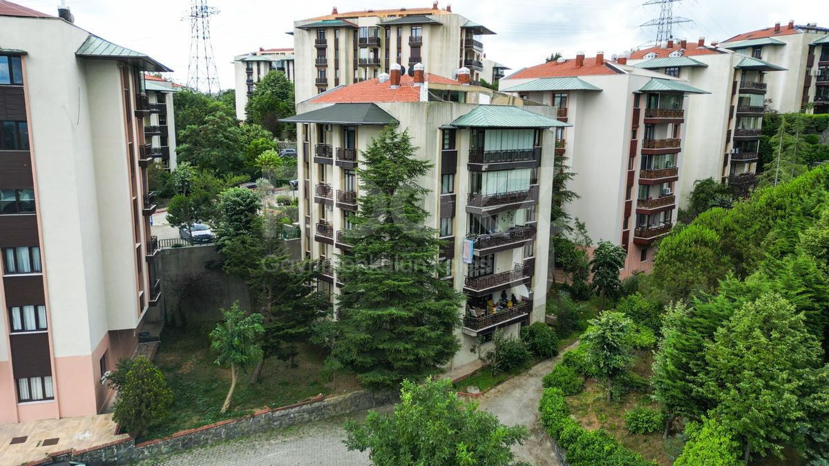Zekeriyaköy 4+1 Apartment in a Gated Complex 5
