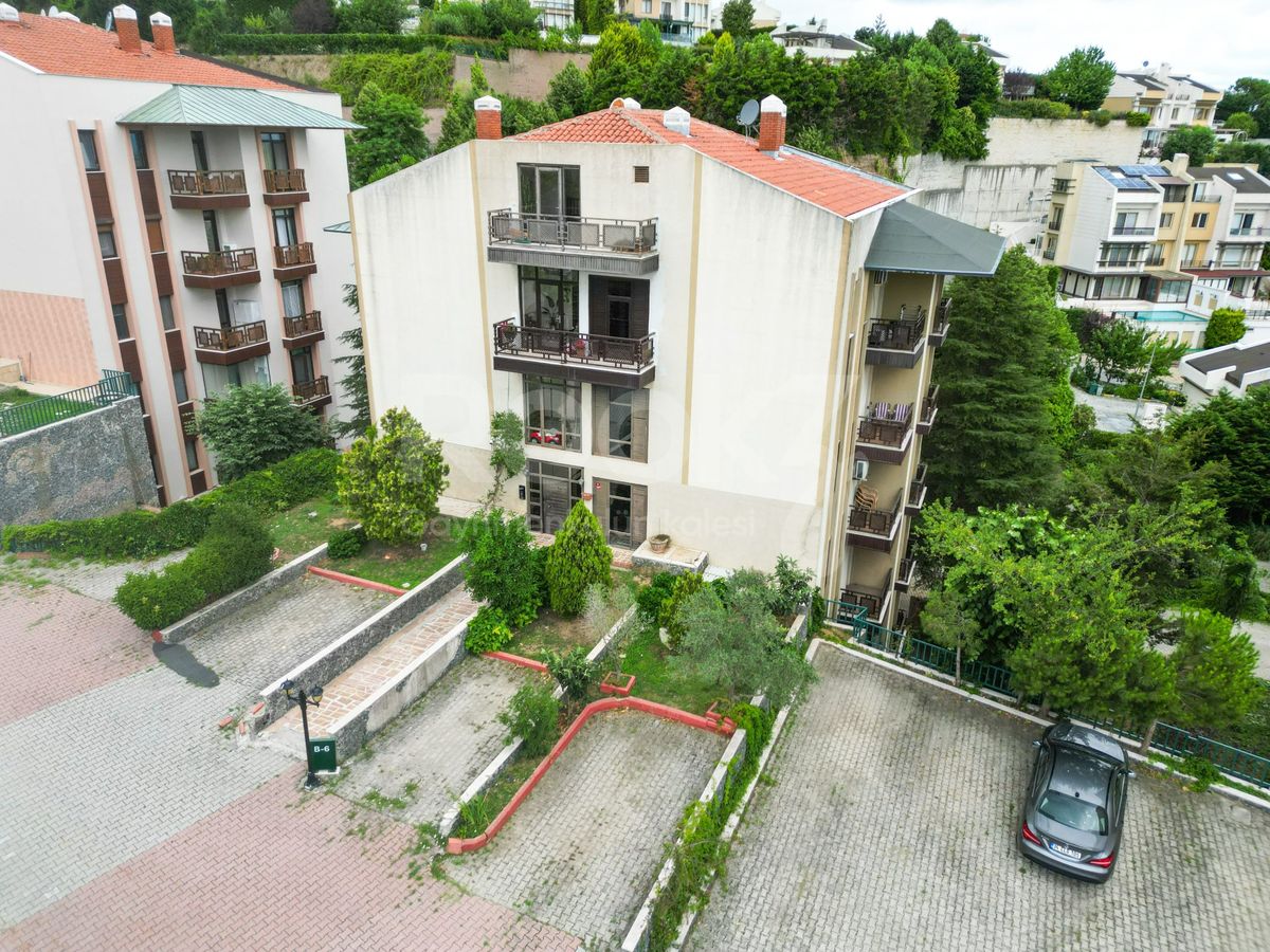 Zekeriyaköy 4+1 Apartment in a Gated Complex 7