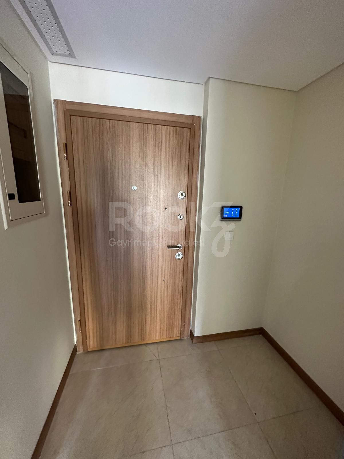 Zeytinburnu Loca Mahal Sitesi'nde geniş 2+1 satılık daire 9